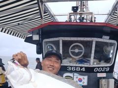 8/17. 군산. 뉴-발리호. 광어. 세자리수. 굿. 먼바다. 생미끼. 조황. (특별 이벤트중)