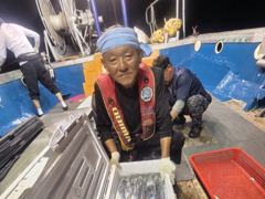 [[제주 뉴그린호(2호) 8월 18일 야간갈치 조황]] 사진