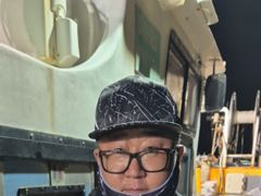 진해뉴월드피싱 ~ 준내만갈치.. 씨알이 끝내줍니다.. 오늘 수요일,목요일,금요일 모두 예약가능합니다  사진