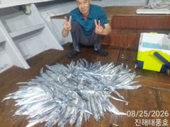 25일새벽 씨알 큰 내만갈치 루어는 1타1피, 마릿수 엄청~~ 오늘 예약가능. 사진