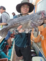 28일, 날이면 날마다 쏟아지는 대광어들. 웬 광어가 이리도 나오는지~내일도 갑니다~ 군산 범고래호 사진