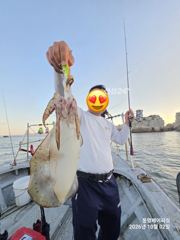 10/2(금)6분조황 씨알과마리수 풍족 무늬오징어 팁런 통영베이피싱 사진