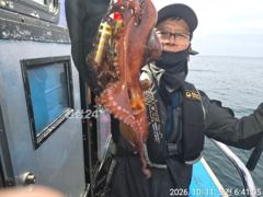 11일, 군산 왕문어 ~덩치급 왕문어~오늘도 실시간~실시간~군산낚시프라자 임마누엘호