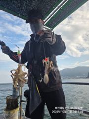 ^삼천포 왕쭈 조황 좋습니다 "내일부터 쭈욱 예약중입니다^^